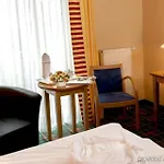 Waldzeit Berlin-gruenau 4*
