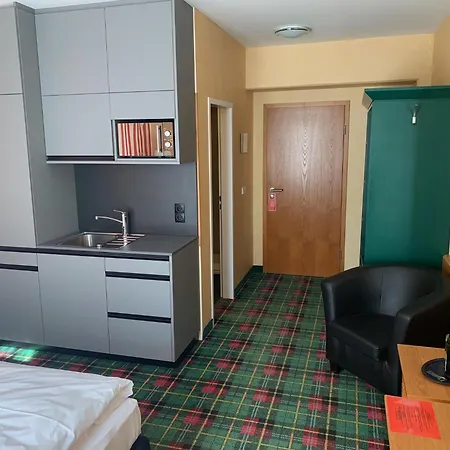 Hotel Waldzeit Berlin-gruenau 4*